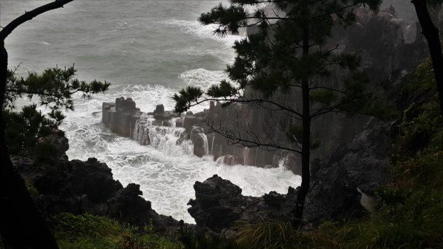 Jusangjeolli Lava Cliffs | #travel #korea #jeju #island #itinerary