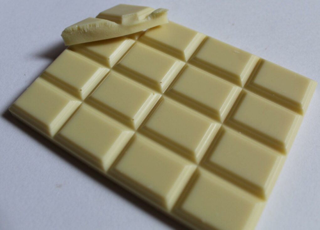 Craft chocolate bar Pump Street Bakery White Chocolate 44% Madagascar Front of Bar Closeup